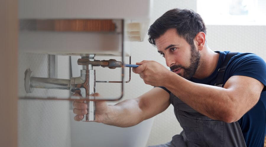 Professional water heater installation services in Toronto, SD